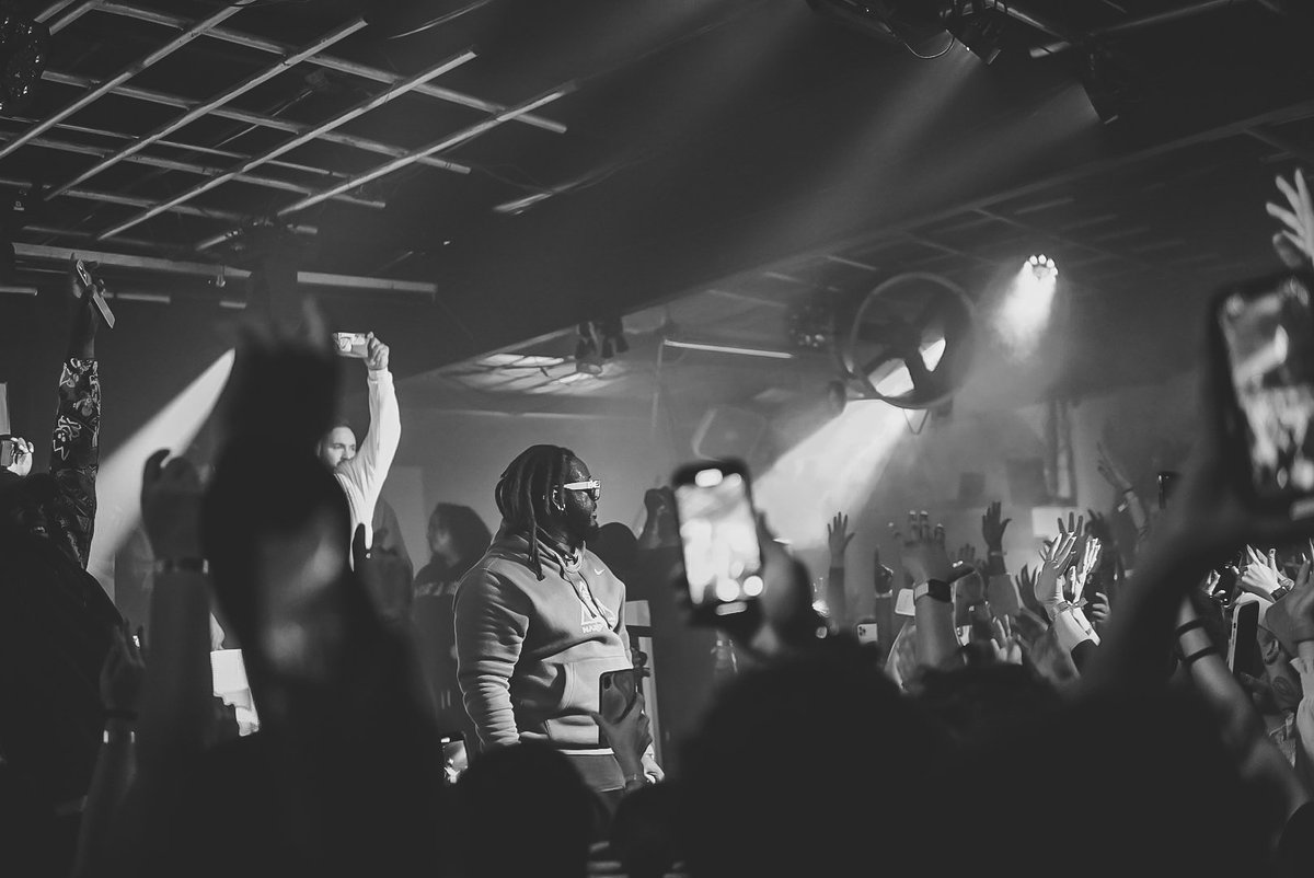 kiingwolf_x_'s tweet photo. Some pictures I took of @TPAIN in Fayetteville, Arkansas this past Saturday. Very proud of how these edits came out ❤️‍🔥❤️‍🔥💯 https://t.co/KwIcWuu5kp
