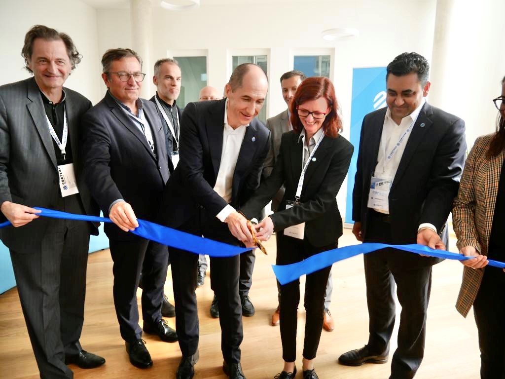 prabdeep_bajwa's tweet photo. It was a privilege to welcome customers and media to the grand inauguration of @corteva's  3rd world-class Center for Seed Applied Technologies, in Aussonne France This is our commitment to bringing the highest quality Seed applied technologies to growers in France and Europe https://t.co/NXfnWOPNhI
