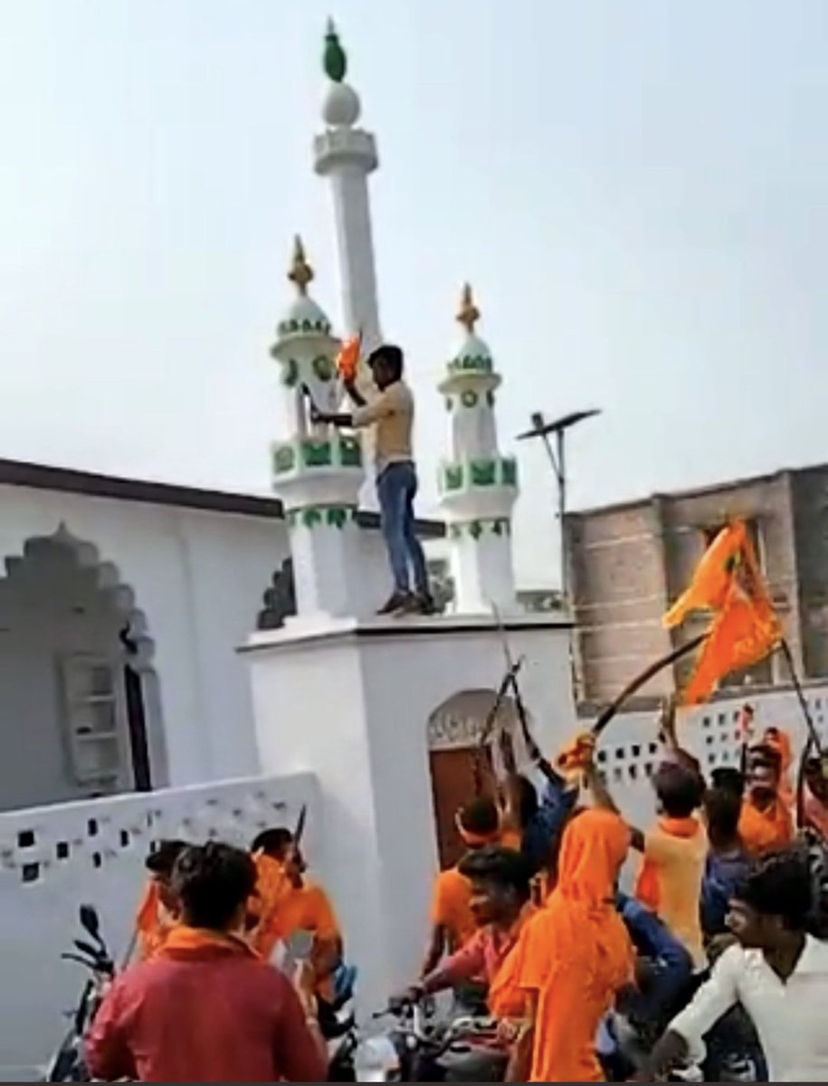 SaquibKhanMBT's tweet photo. India is heading towards a genocide.End of democracy #IndianMuslimGenocideAlert https://t.co/9WkNX1EGXs