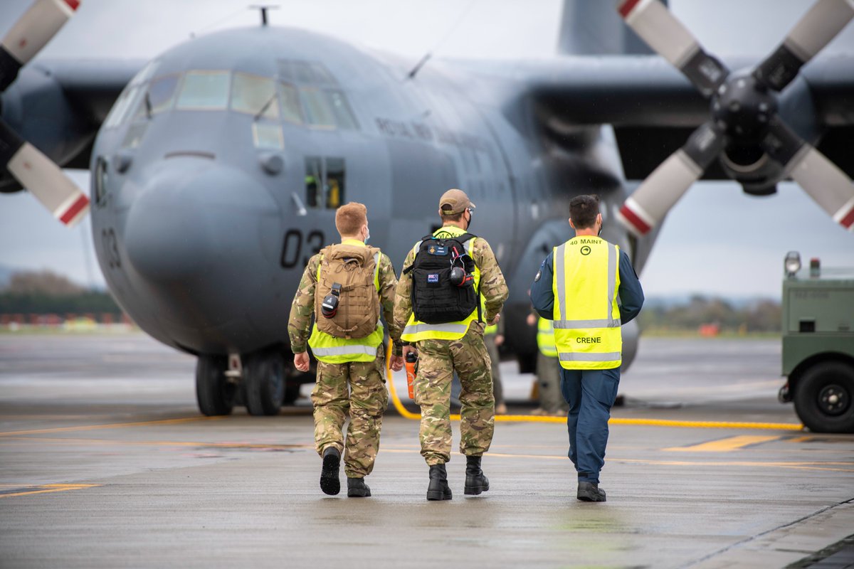 NZDefenceForce's tweet photo. NEWS 📢An @NZAirForce Hercules left #BaseAuckland this morning with a crew of nine personnel on board. They will be transporting donated military aid bound for Ukraine from centres in Europe.
MORE➡️https://t.co/sxmsqeIY3X
#Force4NZ #StandWithUkraine https://t.co/4KLh3pJTJM