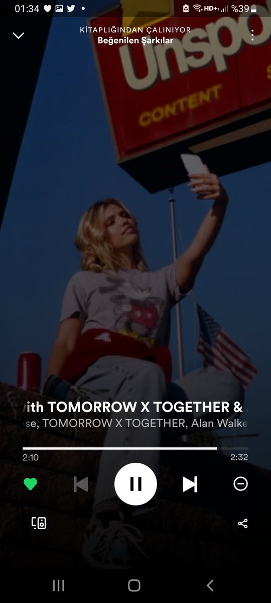 Ulan tam moda girince hep ardından kopmalık çıkıyor dengem şaştı daha demin ağlıyordum şimdi oynuyorum fnxndnxnxn