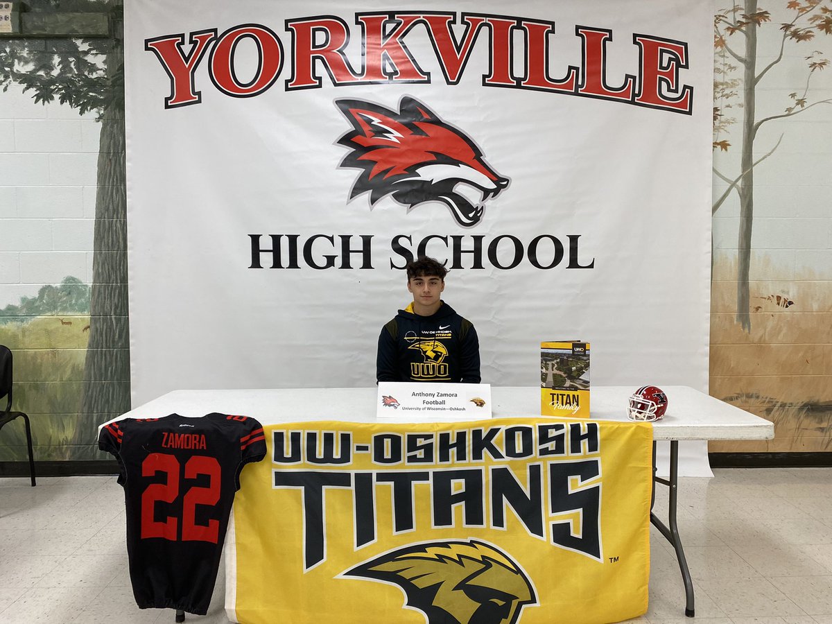 AnthonyZamora__'s tweet photo. Officially official. ✍🏼
@PeteyBananas @JustinWolman63 @CoachVenne @CoachAArcher @CoachDanMcGuire https://t.co/GNvMlYvSDQ