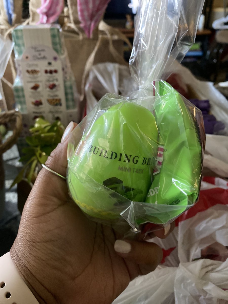 Cass_Francois's tweet photo. Not giving out candy to my kiddos but STEM eggs! With building blocks & playdoh. Engineering materials to encourage play, creativity and critical thinking skills. #teacherdiaries #confessionsofafirstgradeteacher
#SOAR #comets #cannellacomets #firstgradediaries #strongertogether https://t.co/xTH8vVnVPy
