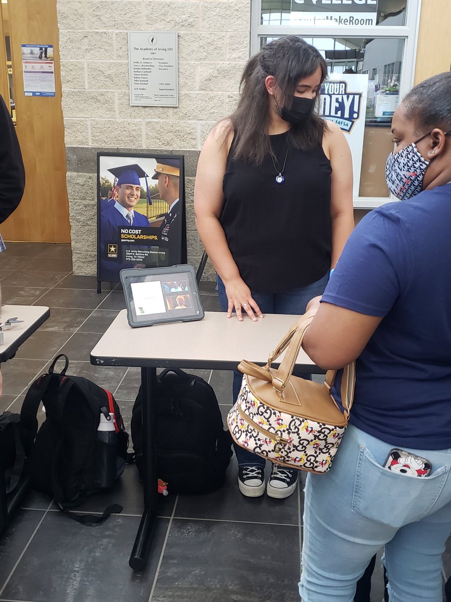 thebrimbar's tweet photo. Irving ISD GT Showcase at Singley Academy.
#travismiddleschool
#travisbobcats
#traviselar https://t.co/Oxy4FOPrIv