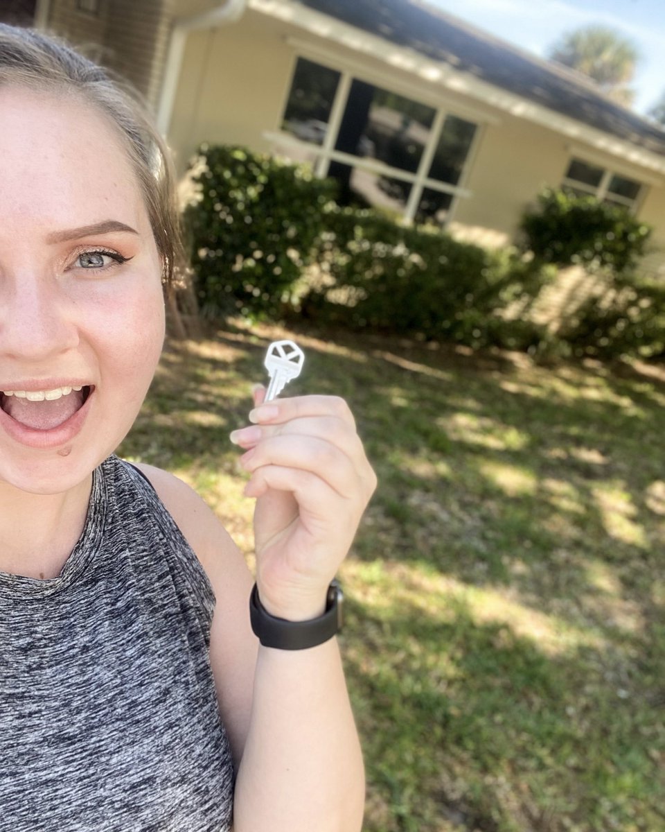MDenmanDesign's tweet photo. Happy birthday to me, I’m officially a homeowner!!! 🏠❤️ https://t.co/XFvTTnQEbL