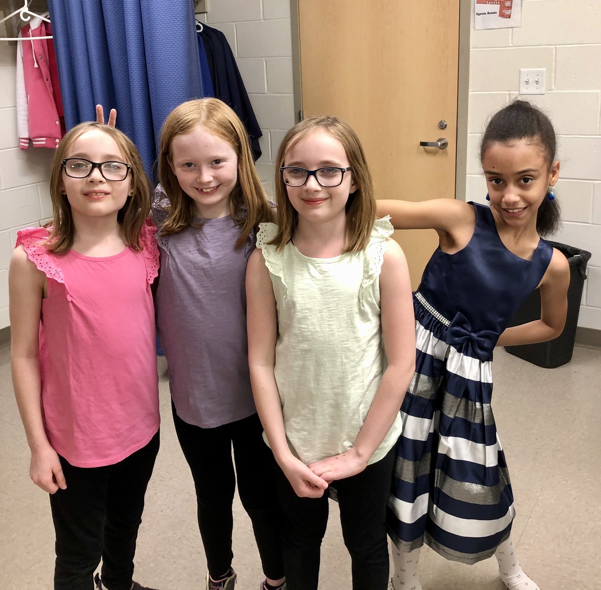 Rose4Readers's tweet photo. ✨ Excitement is through the roof as these talented performers wait to hit the stage for @FiskSchool’s Got Talent 2022! ✨ https://t.co/4PADZuaccS