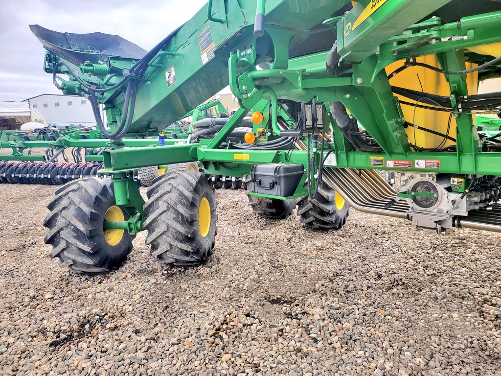 Spotted some shiny new <a href="/AgriStainless/">Agri Stainless</a> upfates and still great working pink <a href="/ROTOMUDSCRAPERS/">Mark Devloo</a> today. Comment from customer: "Mark was awesome to deal with, very knowledgeable!"  .....which Mark were they talking about now 🤔😅👍🏻👌🏻💪🏻