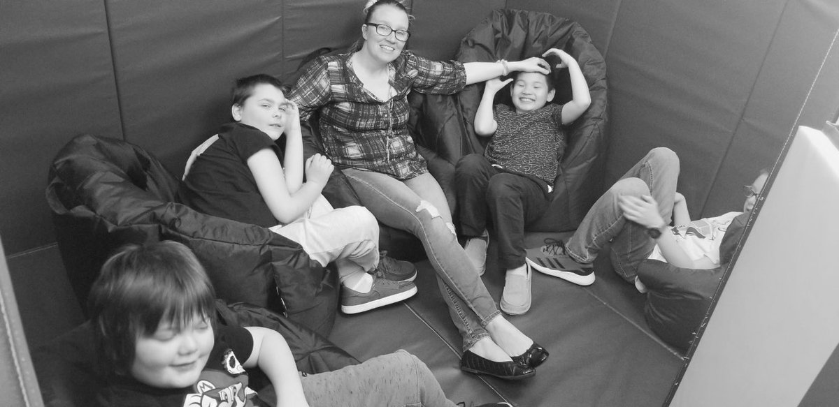 mrsdachillo's tweet photo. Sometimes everyone needs to sit back and relax in the calming corner! #zanenorth #boysof108 #collsedu https://t.co/q0pfNNhLjS