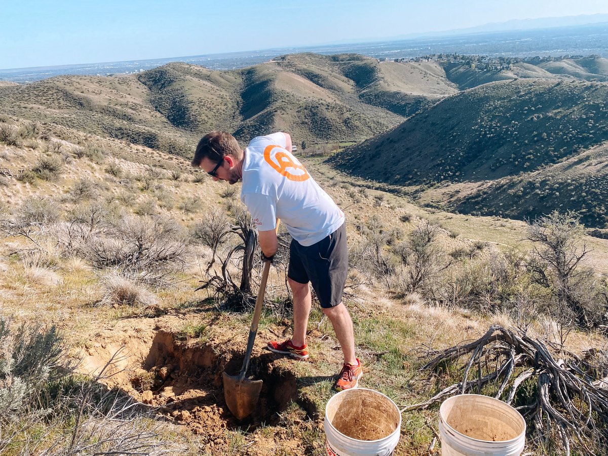PayetteBrewing's tweet photo. The #Payettebrewcrew got down & dirty last week, helping maintain one of our favorite Boise trails, the Polecat Loop!
In 2014, Payette Brewing adopted Polecat Loop in the Boise Foothills Ridge to Rivers Trail System. We #PayetteForward with our annual trail maintenance! https://t.co/4eDugPaxFU