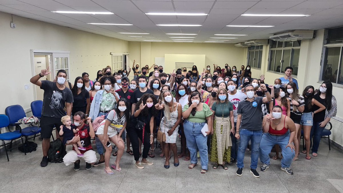 zemariarj's tweet photo. Foi uma grande satisfação ter participado do debate sobre a conjuntura política do país, na UFF de Campos, a convite do DCE. Junto de Dani Balbi e Ana Tereza tivemos uma noite agradável e inspiradora.

#ZeMariaRJ #ZePeloRio #UFFCampos https://t.co/35P0ulPs2j