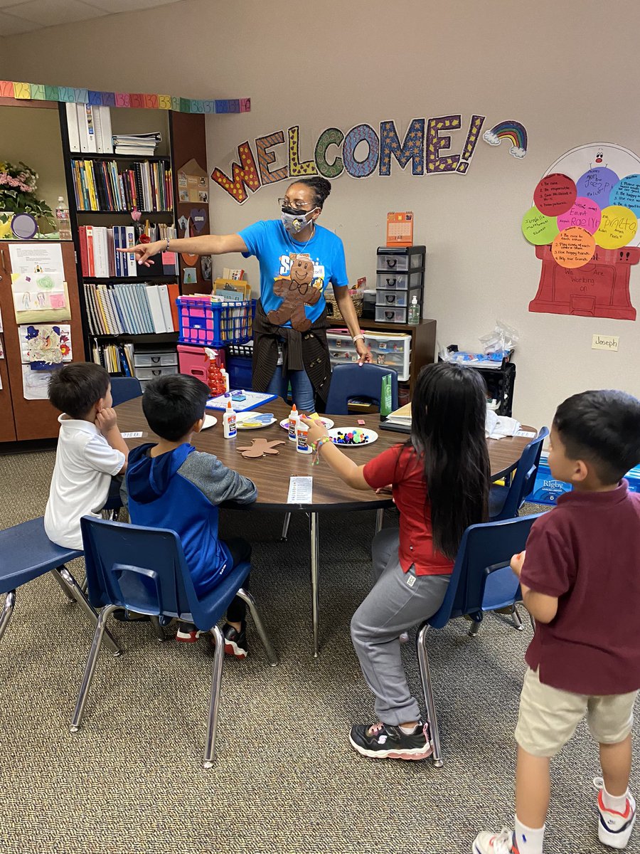 Yang_kinder's tweet photo. #AliefRoundUp Lots of activities in our kindergarten classrooms. https://t.co/tkpybfyO1N