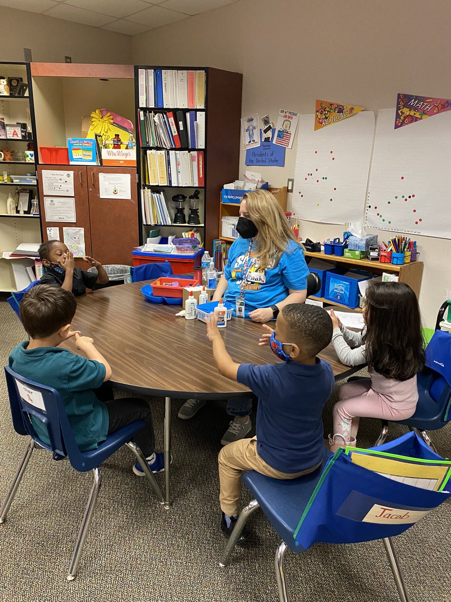 Yang_kinder's tweet photo. #AliefRoundUp Lots of activities in our kindergarten classrooms. https://t.co/tkpybfyO1N