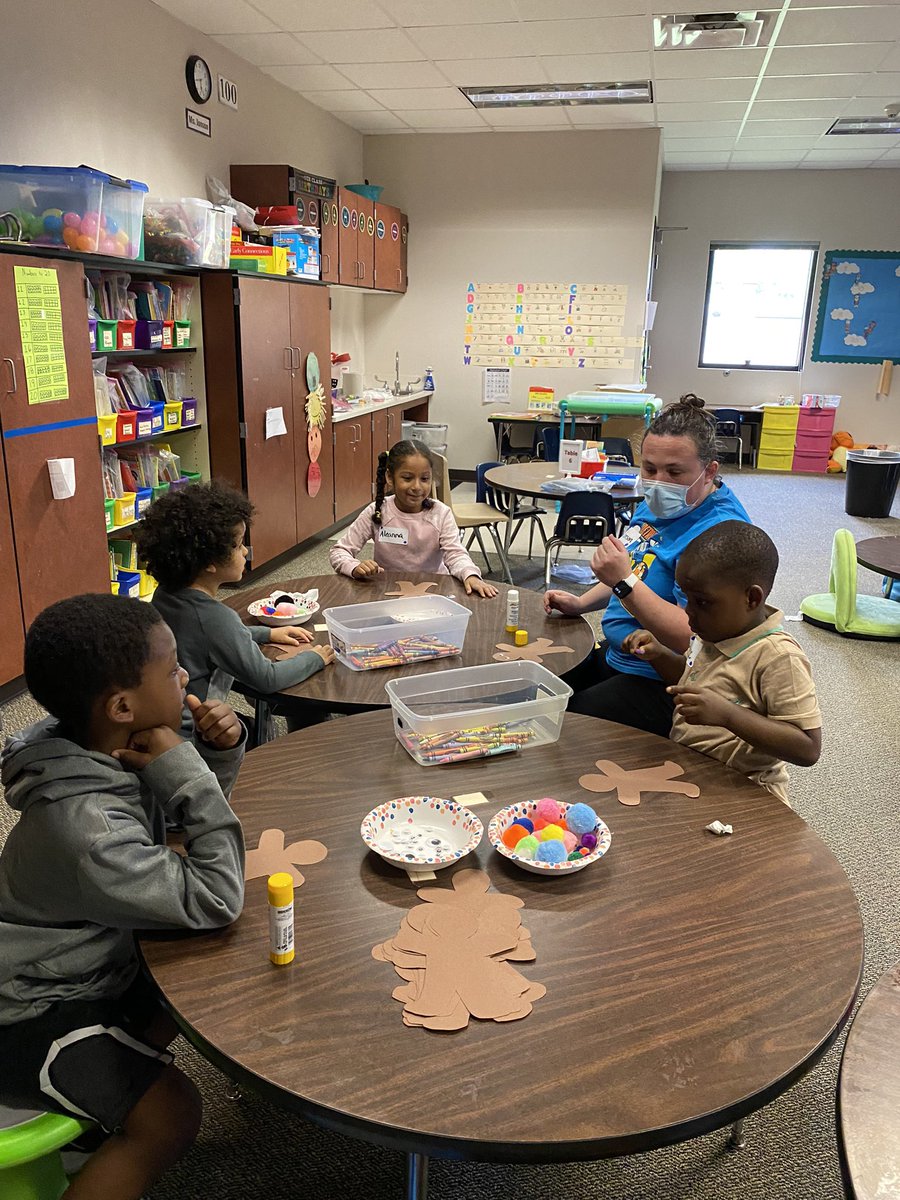 Yang_kinder's tweet photo. #AliefRoundUp Lots of activities in our kindergarten classrooms. https://t.co/tkpybfyO1N