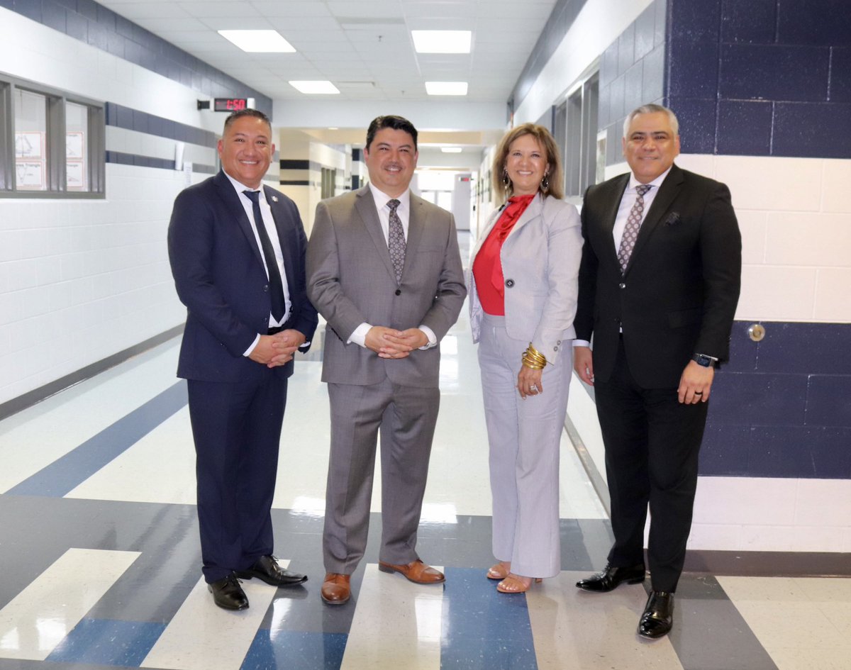A PSJA Southwest ECHS Javelina thank you and to PSJA ISD Superintendent Dr. Jorge Arredondo, Dr. Rudy Trevino, and Dr. Nora Rivas Garza who made an official visit to our PSJA Southwest ECHS campus today.  We appreciate your leadership, guidance, and support. #PSJAISD