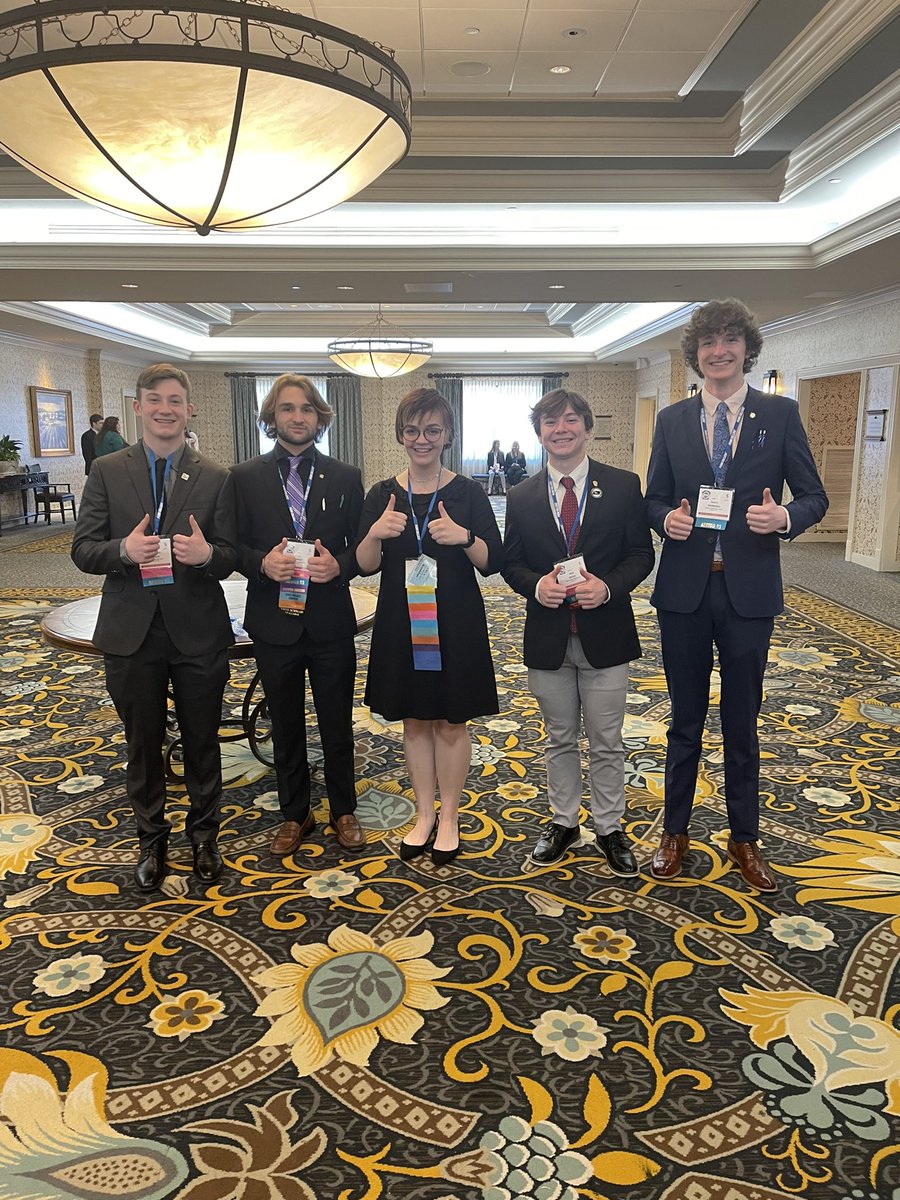 FeightMollie's tweet photo. #paslc22 #cloesbetter #randomppl #elicherry https://t.co/Gs3GuwqOKd