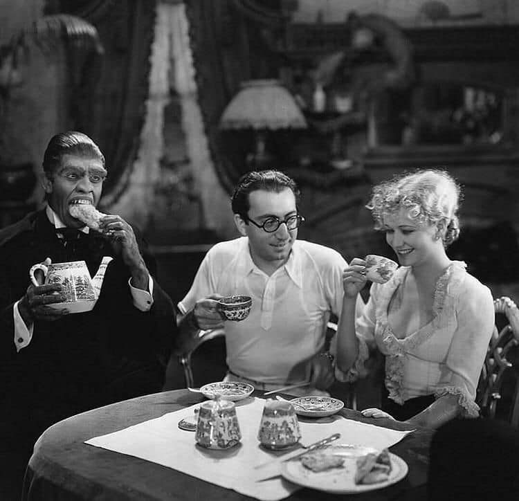 edwereddie's tweet photo. Fredric March, the first Oscar winner for acting in a horror film, takes a tea break in full makeup on the set of "Dr. Jekyll and Mr. Hyde" with co-star Miriam Hopkins and director Rouben Mamoulian, 1931. https://t.co/l2qDjy76yH