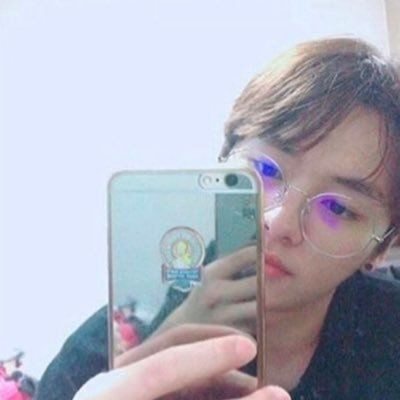 minsungiq's tweet photo. pre debut lee know – a super necessary thread 🐈‍⬛ https://t.co/Kns1EjwuJG