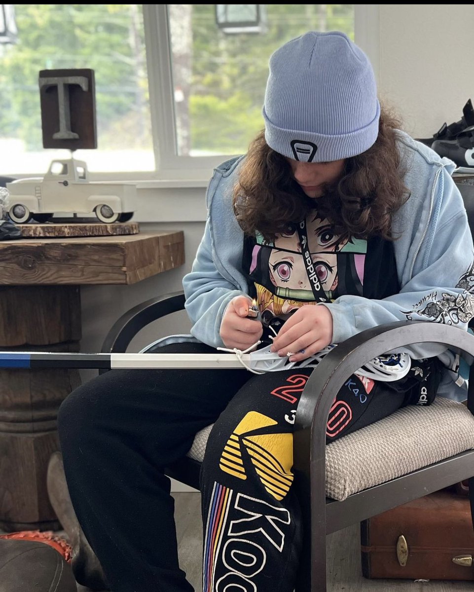 A little cut and burn session with some help from Zoe today #thankyou #familyownedbusiness #equalityinlacrosse #woodisgood #fiddlesfordays