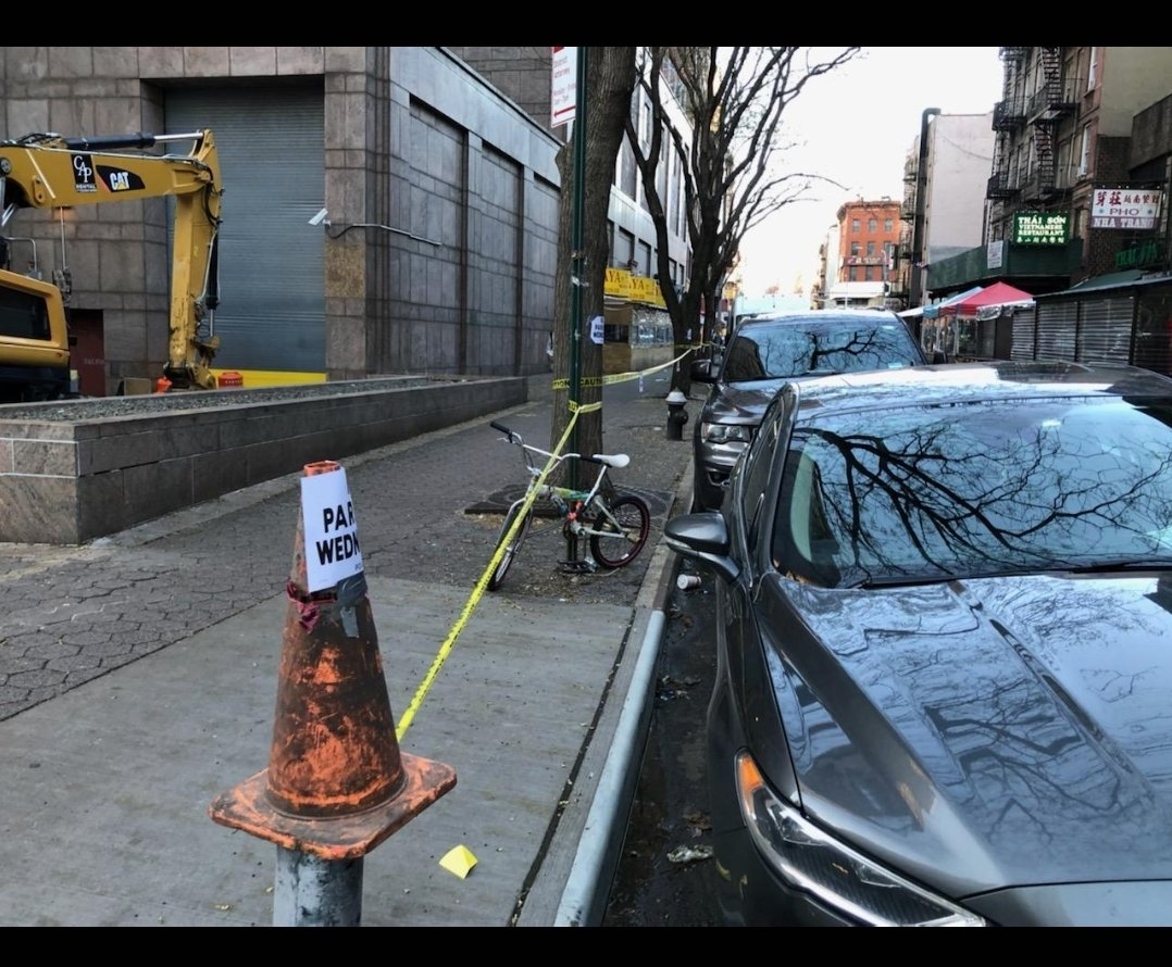 NUBCNYC's tweet photo. This might be go time! This photo was taken by a scout of ours at 6pm tonight. City taking over Baxter street parking .  Construction fences may be going up tonight or in the morning.   We need ppl. To come and support. #stopthefences 7am centre street and white street. https://t.co/lThdr2qn24