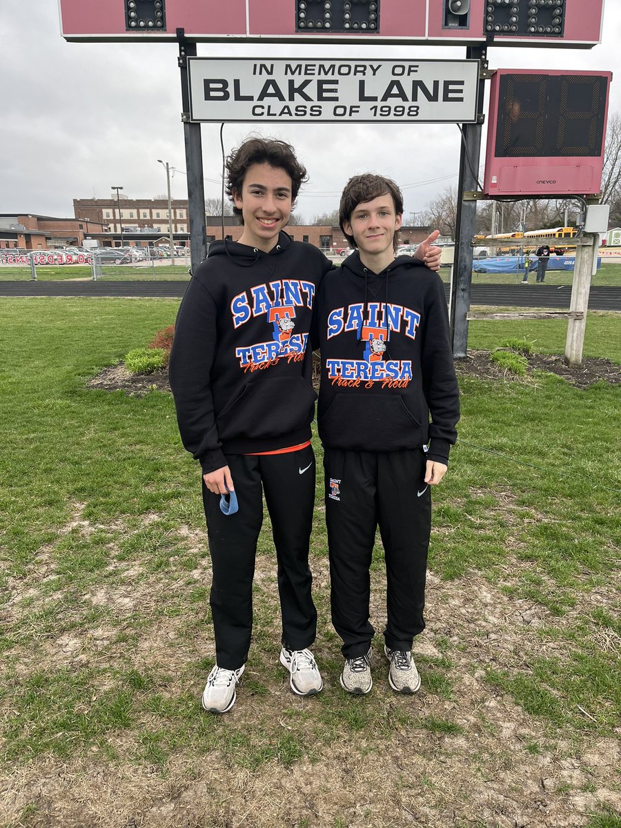 Brought some of our young kids down to Clinton for some experience, and these frosh went 1-2 in the 3200. Congratulations Matt Auburn for the win and Nathaniel Babcock for the runner up finish!