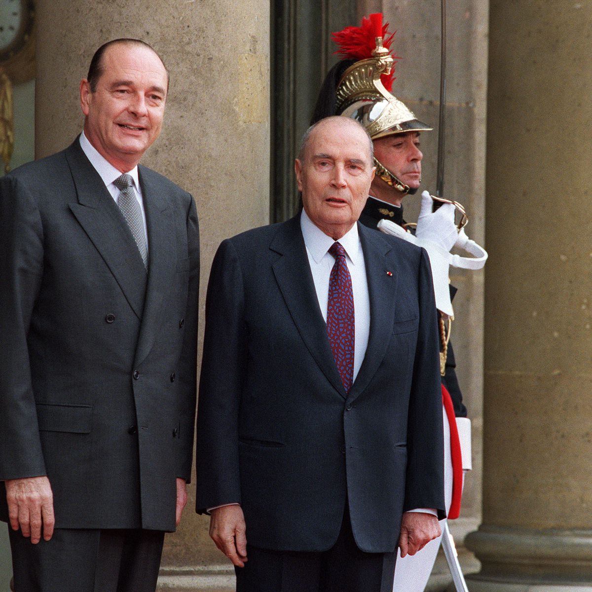 A_ZrihenParis20's tweet photo. Qui a été mortifère pour @LesRepubIicains, pour notre campagne #presidentielles2022 et pour notre candidate @vpecresse ?
Ni #CharlesdeGaulle, ni #FrancoisMitterrand, ni #JacquesChirac n'ont jamais tenté de tuer leur propre parti ! 
#vision👁 #France
#7millions https://t.co/CWxAl7oiF4