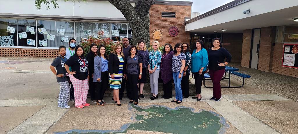 WorshamES_AISD's tweet image. Thank you, @gracie_guerrero, for coming to observe our instructional practices. It&apos;s always great to have a new thought partner! 🫶🏻 #WeAreACE #ACELevelUp #WildcatPride #AldineForward #GameOn 🦅•🦚•🦁•🐘