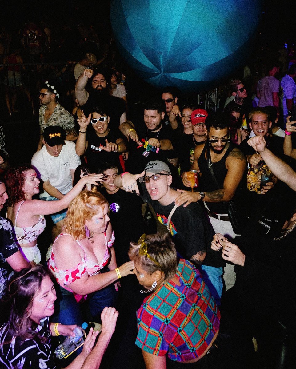 G5pro's tweet photo. 🌸🌺✨ ¡VUELVE LA FIESTA MÁS LINDA DEL MUNDO A ASUNCIÓN! ✨🌺🌸 

😜 Preparate para bailar hitazo tras hitazo bb con la @fiestabresh en VELVET🔥🎵 

🎟 Entradas LIMITADAS a la venta en @TicketeaPy 
📲 Reserva de mesas al 0981 642000

#BreshParaguay https://t.co/1sY3joxAyk