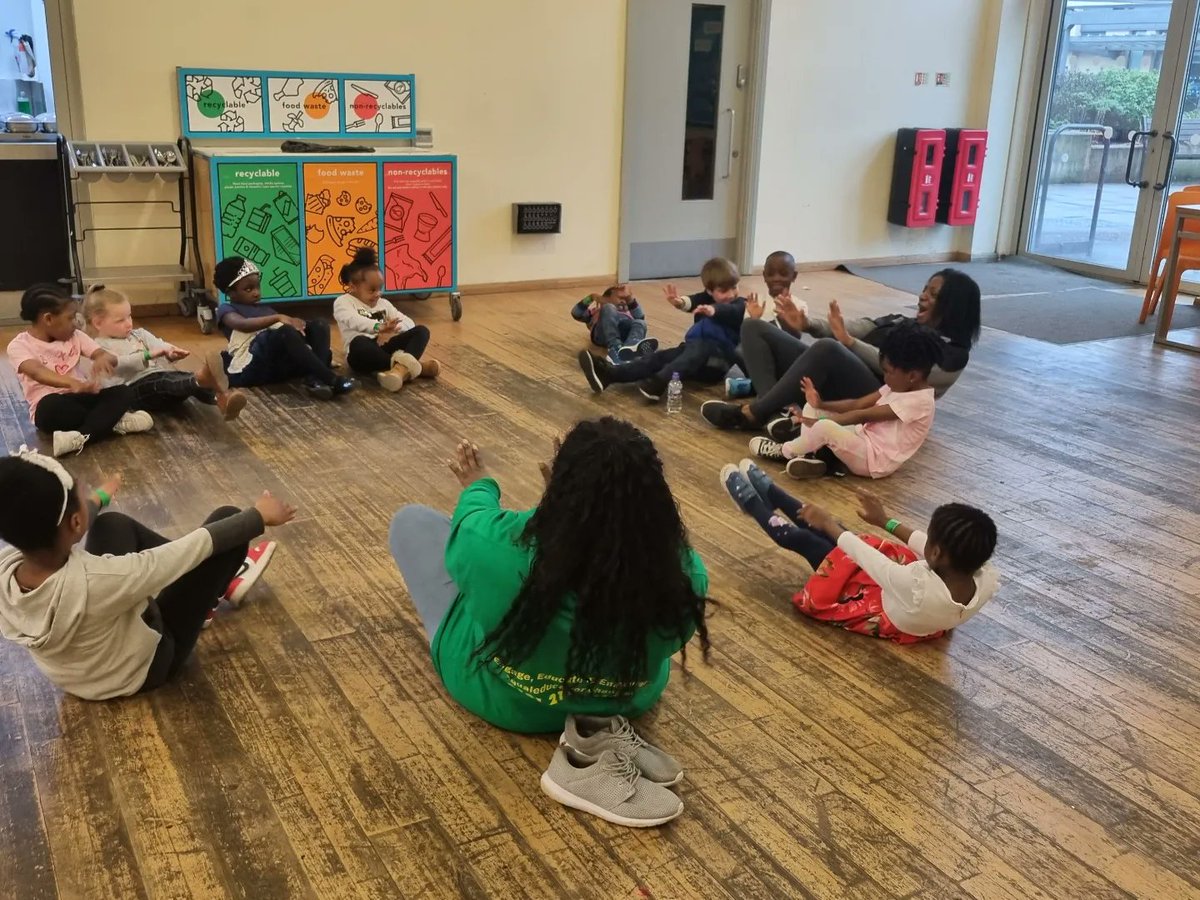 chances_equal's tweet photo. #2022HAF @becomingyouth_
had a lovely & energetic day with Dahlia dance tutor from the MCC
#afrobeat #bollydance
#streetDance
#freestyles
#breakdance
✔
@_SkillsForLife_
@RuthDenton16
@educationgovuk @ManCityCouncil @MCRactive #2022OurYear #HAF2022
For this opportunity. https://t.co/olY05tgqb4