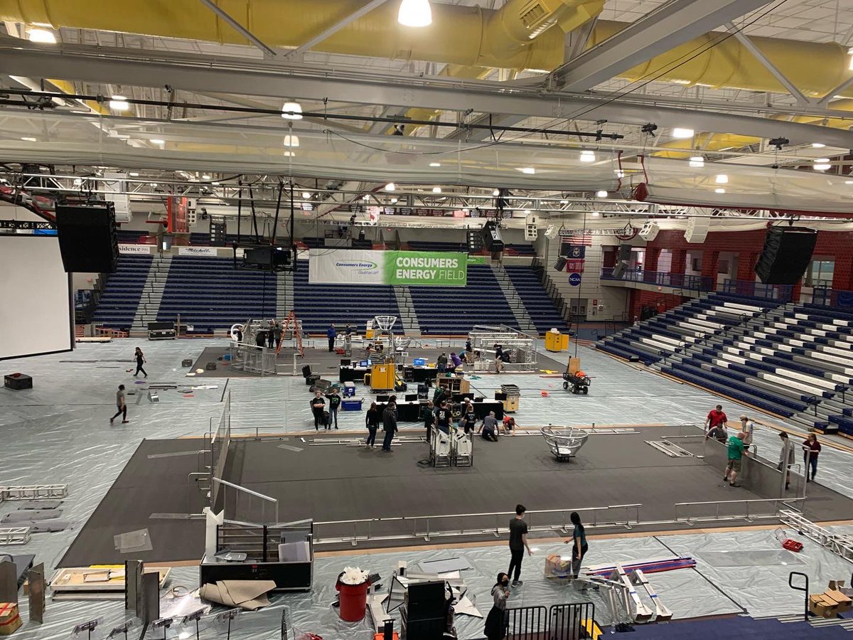 Freeland_5166's tweet photo. States draw ever closer, so it’s important that the team helps set up the event so everything can run smoothly
#FirstRoboticsCompetition #FRC #Robotics #FIRST #FirstRobotics #RapidReact #FRC2022 #RapidReact2022 #FirstInMichigan #Michigan https://t.co/rlhO7SpOTA