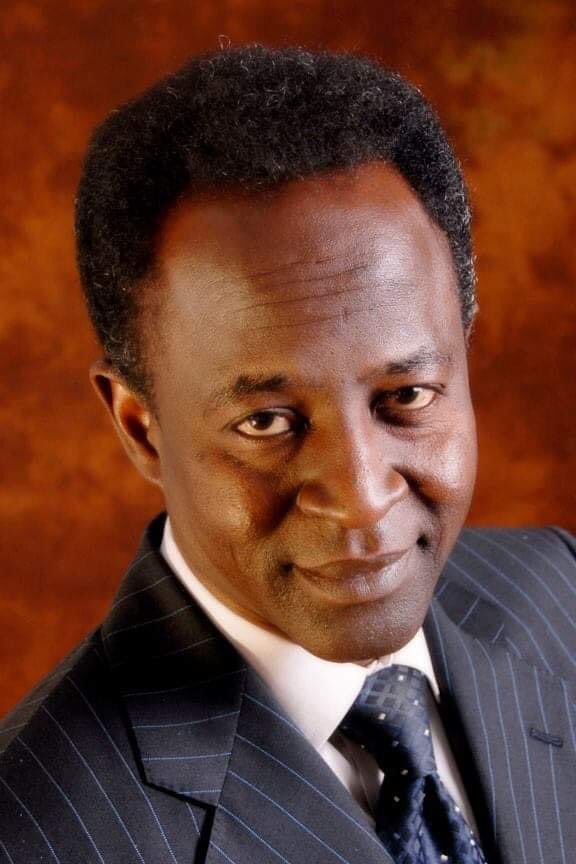 الأستاذ لقمان أحمد مفخرة للسودان وشعب السودان، إنه رجل وطني وكفى.