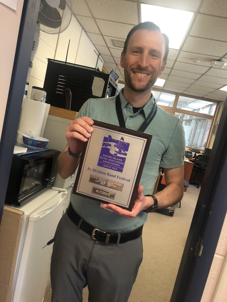 Congratulations to our Band and @BandWithMrDrew for their rating of Superior at the band festival today. Nice job 🎶 🎵