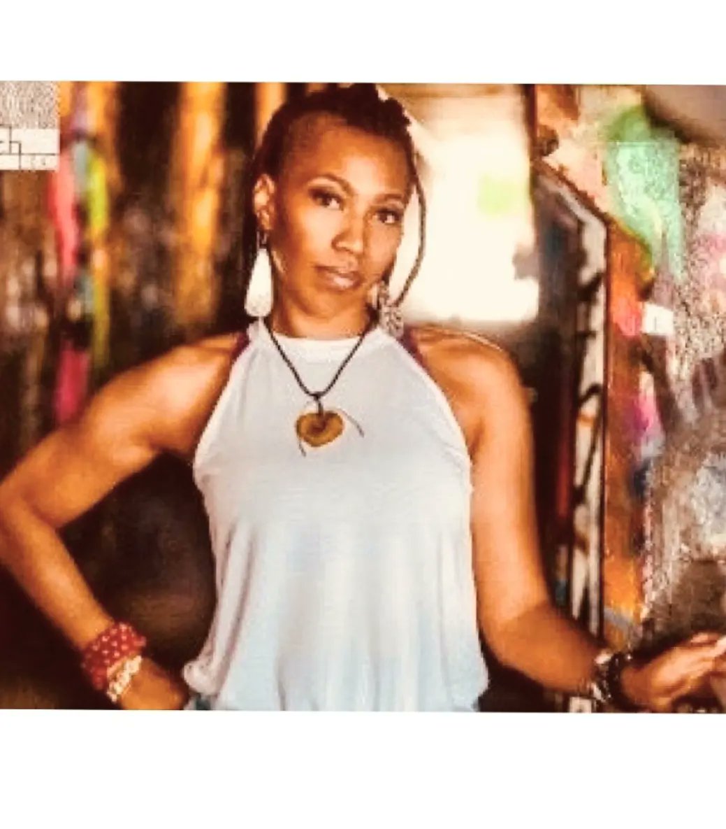 absolutelyChike's tweet photo. Remember when @MCHammer introduced us to the hit female rap group #OAKTOWN357? I caught up w/ @SweetLD357 & she is my next guest on #ConversationsWithChikeEvans. We're on #IGLive Friday @ 2pm EST. Tune in! #SweetLD #ChikeEvans #artmatters #greatartinspires https://t.co/nrbOnxUlgZ https://t.co/tH78FpuNdF