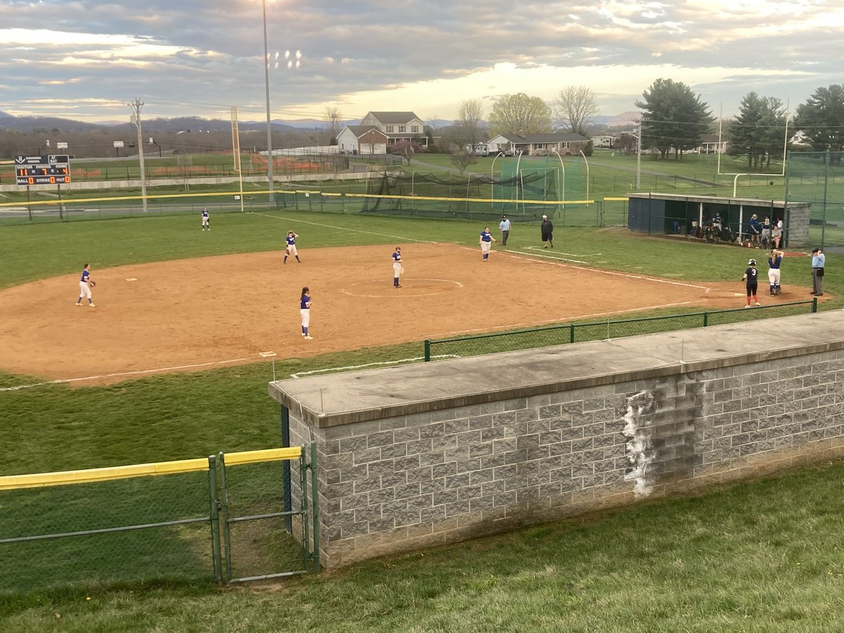 Rchsathletics's tweet photo. Varsity softball defeats Harrisonburg 11-4 https://t.co/gqNS815KrO