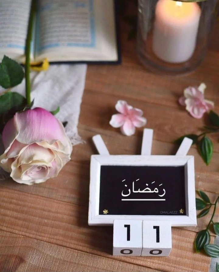 iamiqra_'s tweet photo. اے انسان تمہیں
'' ڈھلتا سورج''
''ہوا کے جھونکے '' 
''پتوں کا جھڑنا ''

اداس کر دیتا ہے 
تمہیں یہ بات کون سمجھاۓ کہ یہ ''دنیا'' ہے 
''جنت'' نہیـــــں
اَللّٰھُمَ�� اِنِّی اَسْئَلُکَ الْفِرْد��وْسَ أَعْلَى الجَنَّةِ○ https://t.co/0Dn0lHd4f4