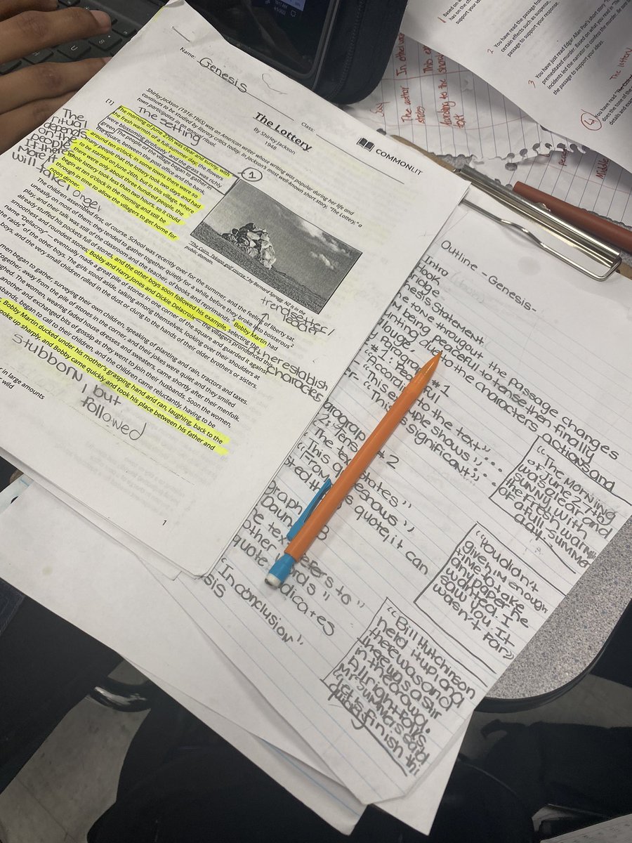 HintonSondra's tweet photo. Week two of our writing Spring Sprint, and my kids are showing out๐ฅSo proud of their hard work! #JaguarPride #litanalysis @TweetDCS_DCMS @DCSeNews https://t.co/AUvg5oKqnI