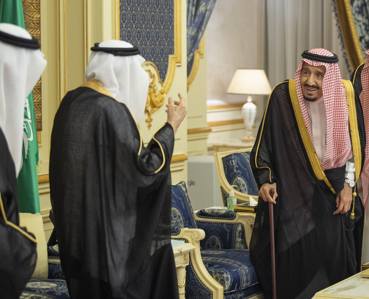 Bandaralgaloud's tweet photo. سيدي #خادم_الحرمين_الشريفين يستقبل أصحاب السمو والفضيلة والمعالي وجمعاً من المواطنين. https://t.co/XDMVHGkV2X