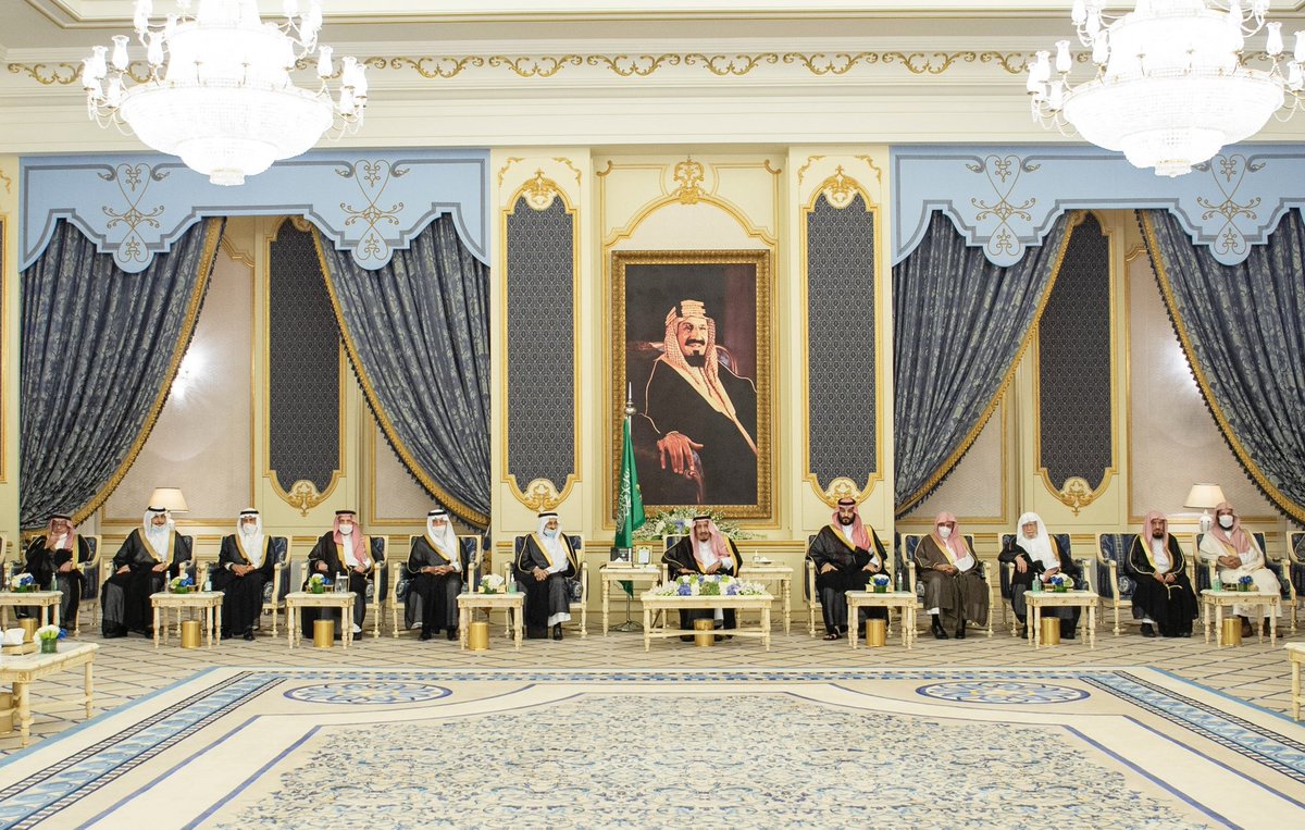 Bandaralgaloud's tweet photo. سيدي #خادم_الحرمين_الشريفين يستقبل أصحاب السمو والفضيلة والمعالي وجمعاً من المواطنين. https://t.co/XDMVHGkV2X