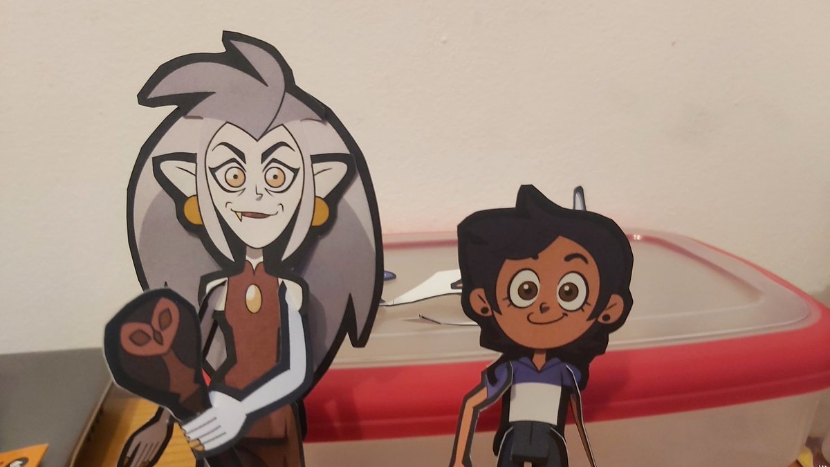 TaftoCrafto's tweet photo. Trying out some powerful magic for the next #papertoy 👀

#TheOwlHouse https://t.co/bmFsSteWS6