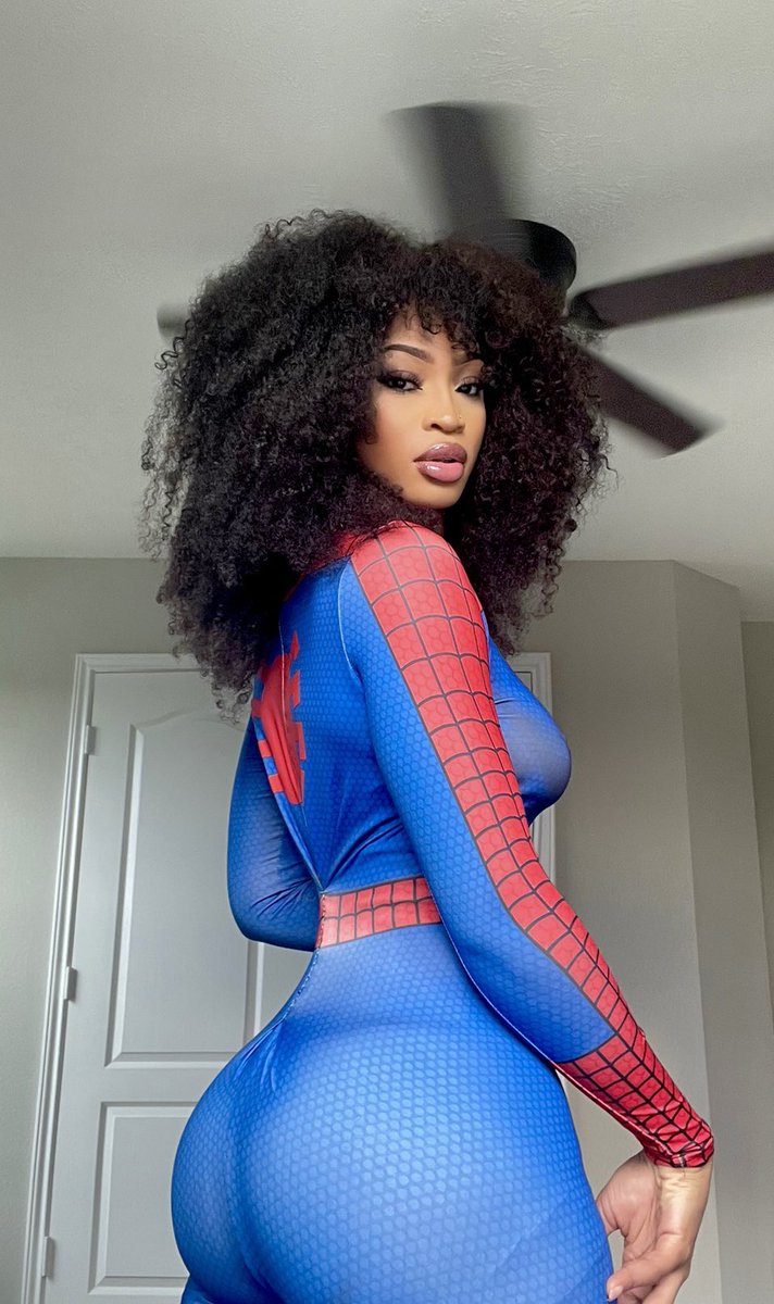 adoreeangelica's tweet photo. Call me Mia Morales 🕷😏 https://t.co/yNb8SiffP0