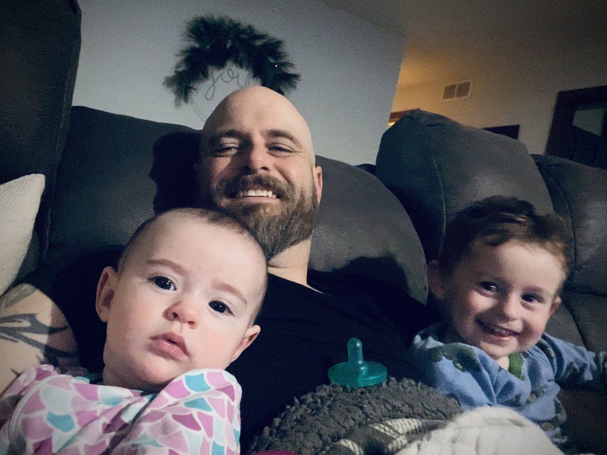 duzy9985's tweet photo. @JHusk91 Meet Weston and Harper https://t.co/ibQt1SzkZH