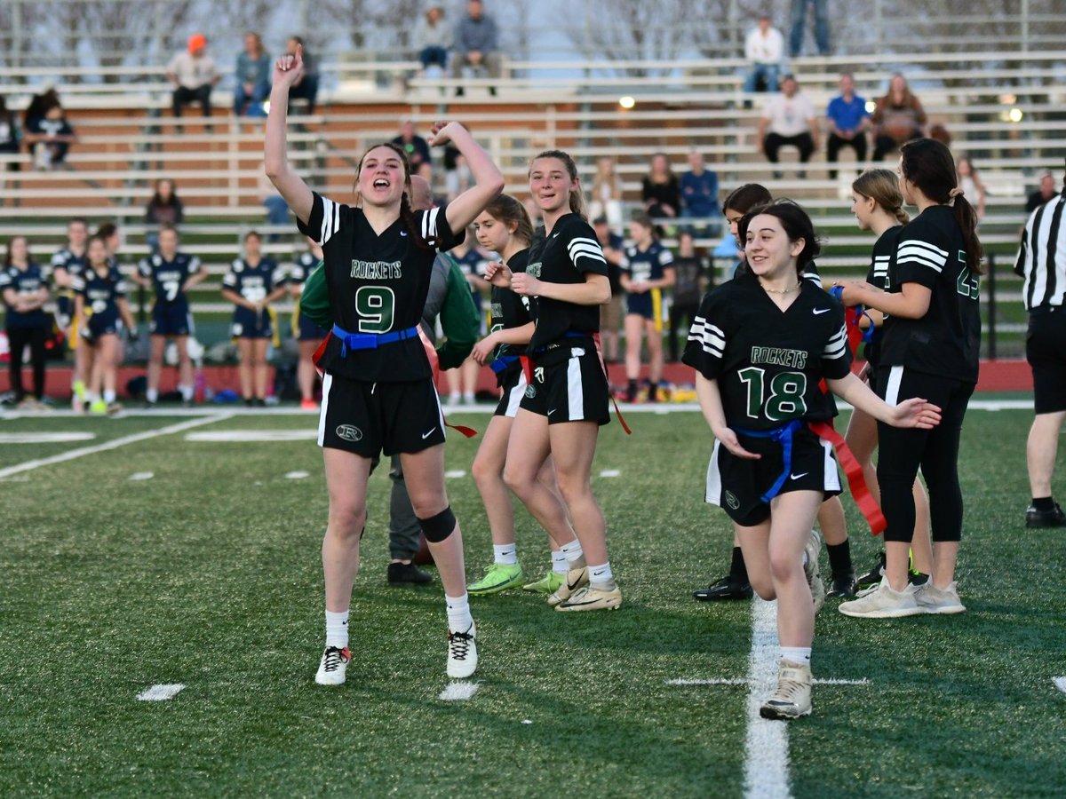 RHSphotographer's tweet photo. Rocket win! 20-14 over Middletown South. https://t.co/m4HAwsYOg4