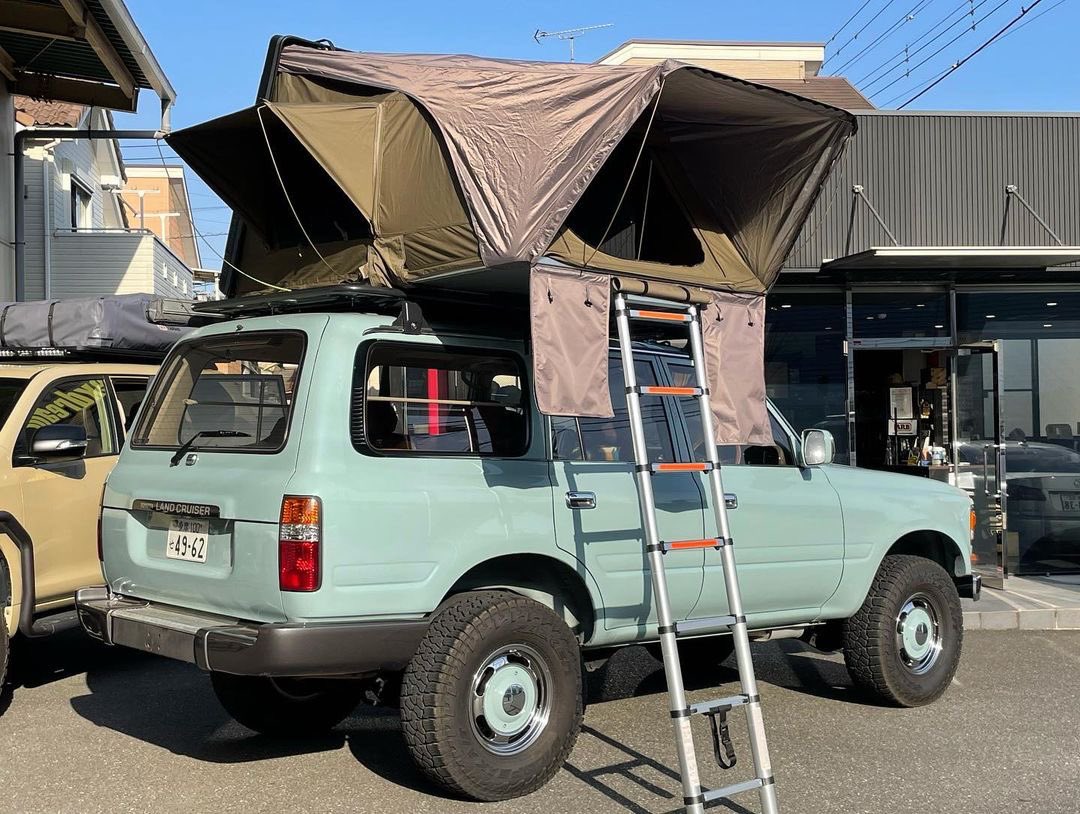 arb4x4jp's tweet image. 今週末4/16土17日Aichi Sky Expo
#VEHICLESTYLE by #FIELDSTYLE

#東京オートサロン でも人気だった #ランクル300 に加えて最新ルーフトップテント『エスペランステント』を展示🔥
→flexdream.jp/FD-camp/news/7…

@fieldstyle_
#ランクル #Landcruiser #ARB
#ビークルスタイル #フィールドスタイル