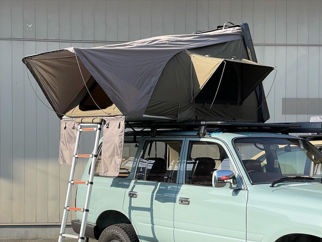 arb4x4jp's tweet image. 今週末4/16土17日Aichi Sky Expo
#VEHICLESTYLE by #FIELDSTYLE

#東京オートサロン でも人気だった #ランクル300 に加えて最新ルーフトップテント『エスペランステント』を展示🔥
→flexdream.jp/FD-camp/news/7…

@fieldstyle_
#ランクル #Landcruiser #ARB
#ビークルスタイル #フィールドスタイル
