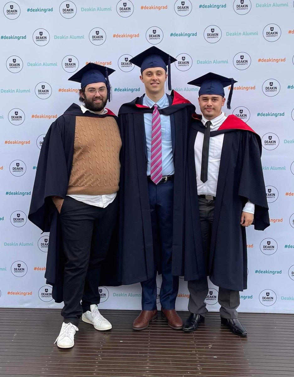 Commlads over and out 🎓

#DeakinGrad | @Deakin