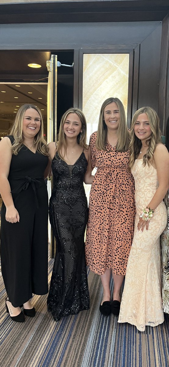 Reminder!!! Best Buddies prom is this Thursday in the WMHS lobby from 6-8! Can’t wait to see you all there😁😁 @wmhs_principal <a href="/MissMorganSS/">Miss Morgan</a> <a href="/Ms_StonesTweets/">Jessica Stone</a>