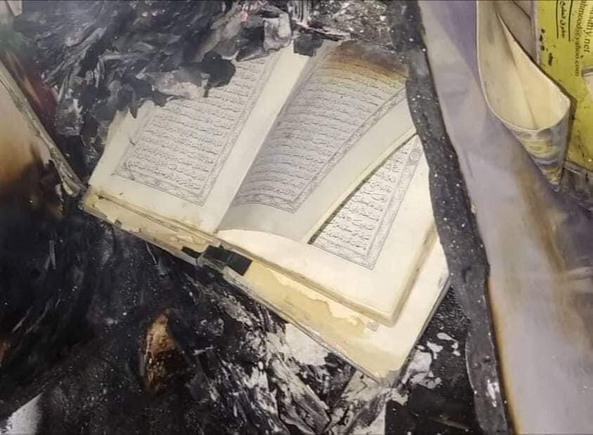 #الاعلام_السني_يسيء_للشيعه هذا ماتريدونه حرقتم كتاب الله في شهر الله في بيت الله لماذا لانكم همج رعاع لاتملكون الا لغة القتل والدمار حاججوا الصرخي بالعلم فهي لغة ال محمد