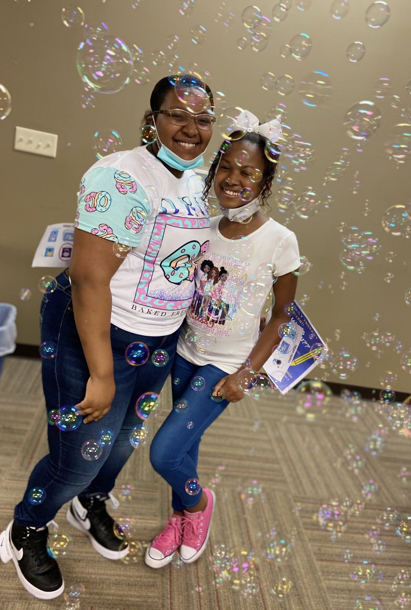 JASArockets's tweet image. These sweet smiles 😀 say the bubble room was a hit!! Our families are the funnest! @JMCSchools @suptking #testingstrategies #TNReadynight