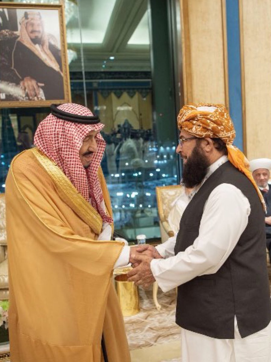 abdullah113438's tweet photo. التراث الهندي والباكستاني جميل جدا ❤️
شاهد #الغبانة_الهندية 

كم هو جميل الزي الباكستاني 😍 https://t.co/ERoeDVh2ql