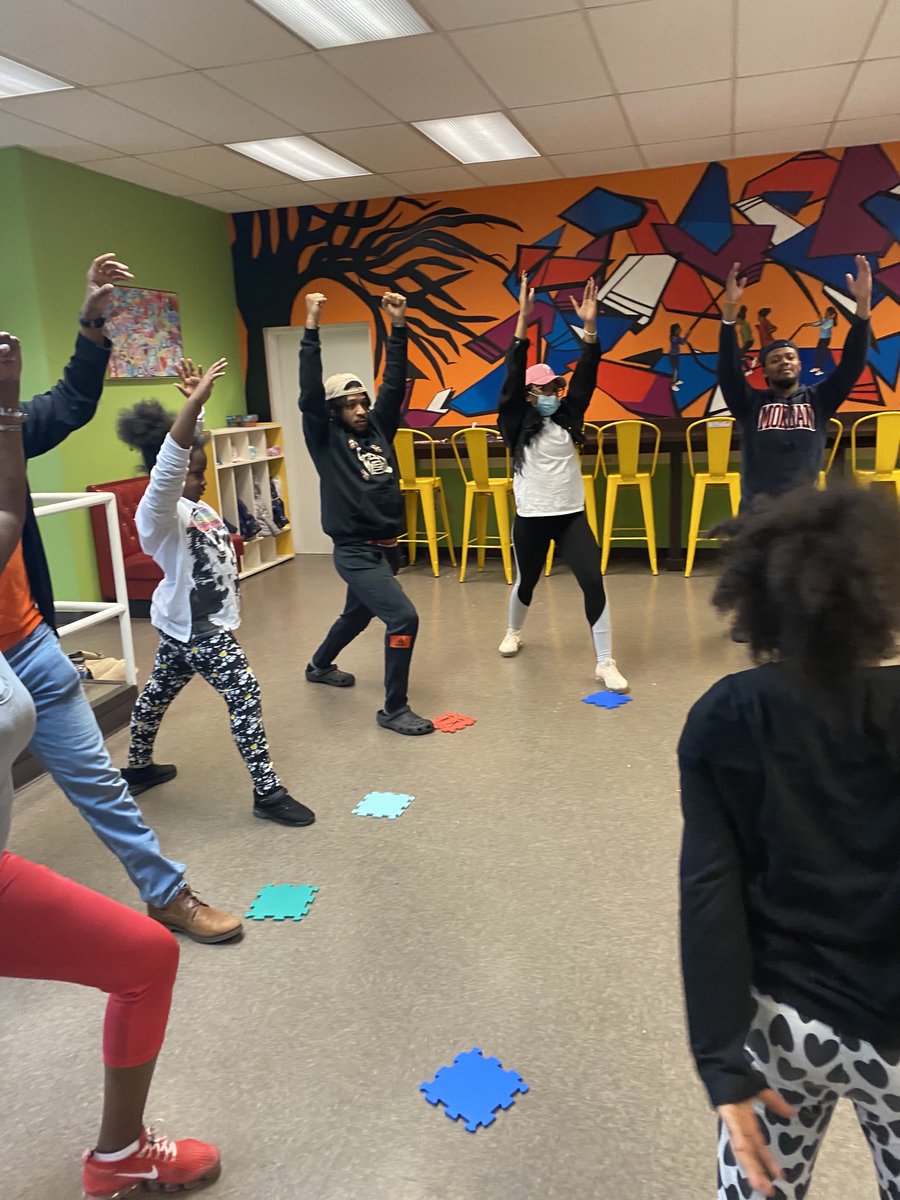 DrJamesHassan's tweet photo. Playing and learning with young people is the BEST! #PHEC326 #EDUC435 #ELED479 @MSU_TEPD @MSU_PETE https://t.co/cuj4aULwze