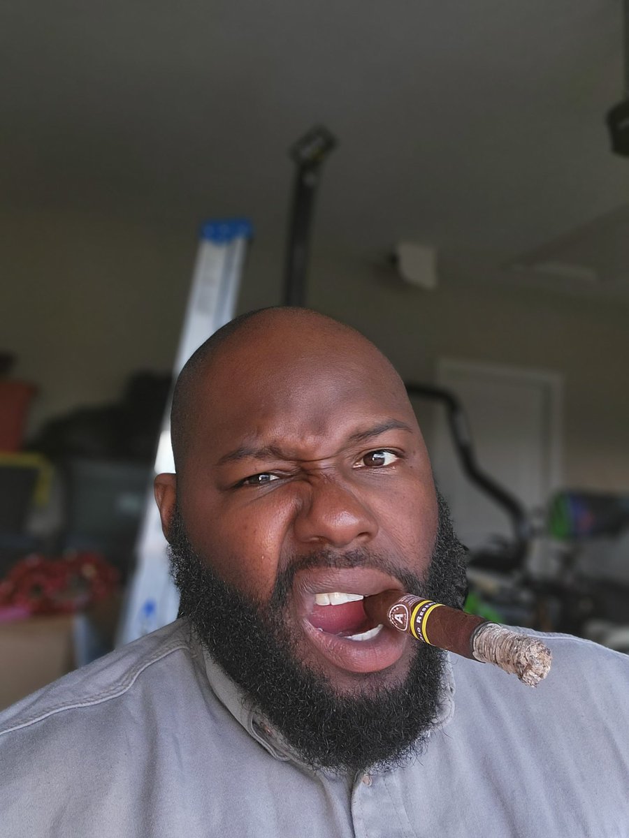 LewDawg85's tweet photo. Burning one after work... #ThatAshThough #CigarLife #SmokeChronicles #SmokeSession #SmokeSumBitch https://t.co/BeJlwkrgRh